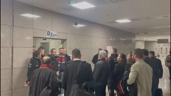 Kadın spiker Mehmet Akif Ersoy ile yaşadıklarını anlattı! Şoke eden üçlü ilişki itirafı